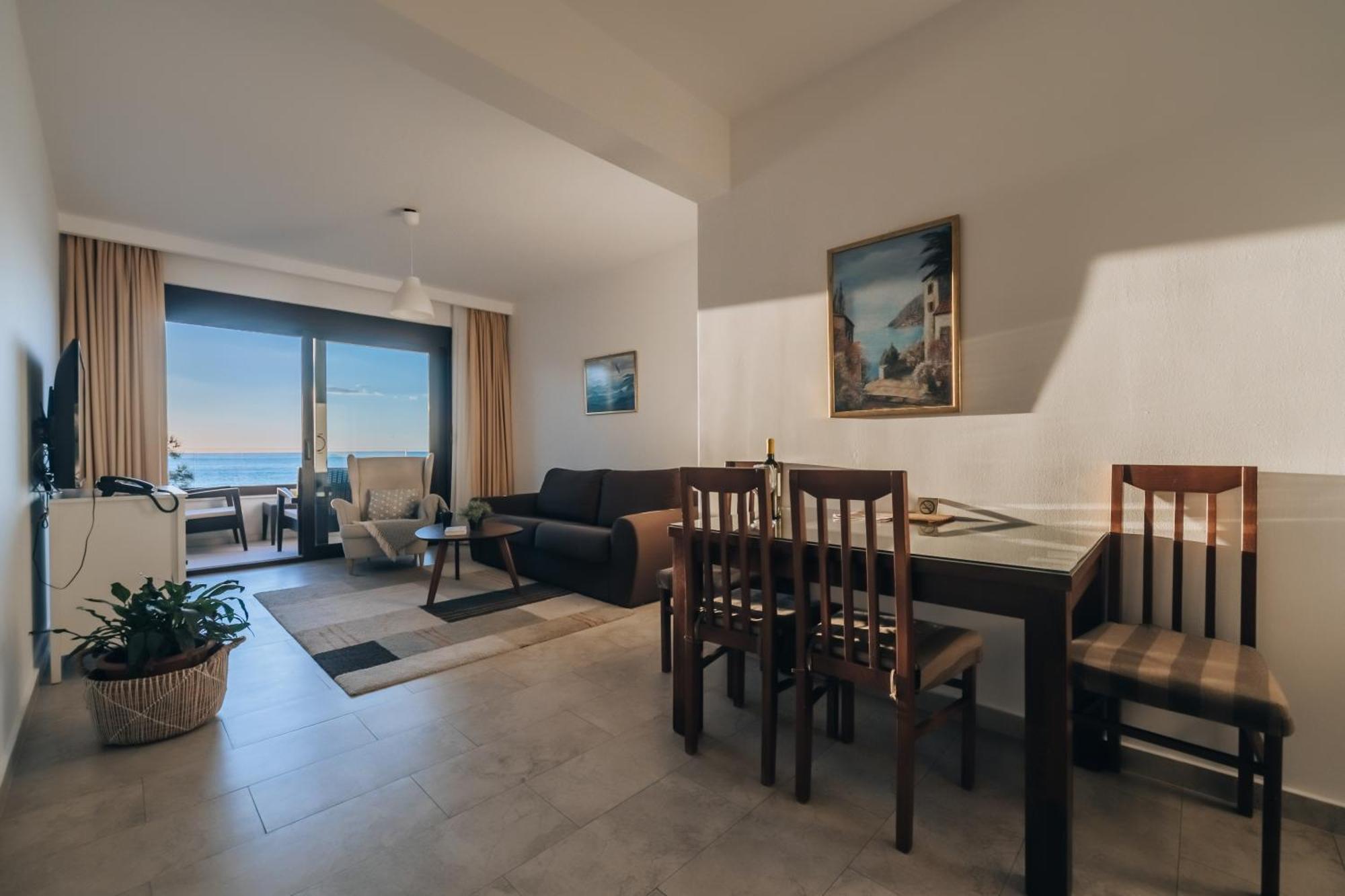 Apartments Kuce Lekovica Beach & Snack Bar- Bistro Habitación foto